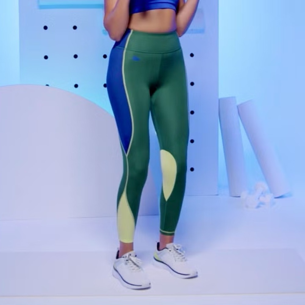 Lacoste SPORT Green yellow colorblock knit effect leggings small